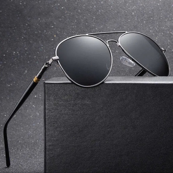 Mens Metal Aviator Sunglasses Gunmetal Gray Frames Polarized Lenses New - Picture 1 of 8